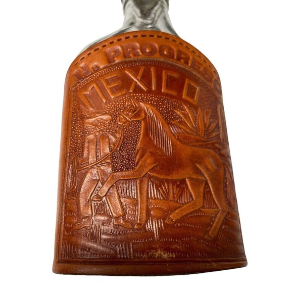 Mexico N. Progreso Hand Tooled Leather Flask Bottle And Two Shot Glasses - Picture 3 of 12